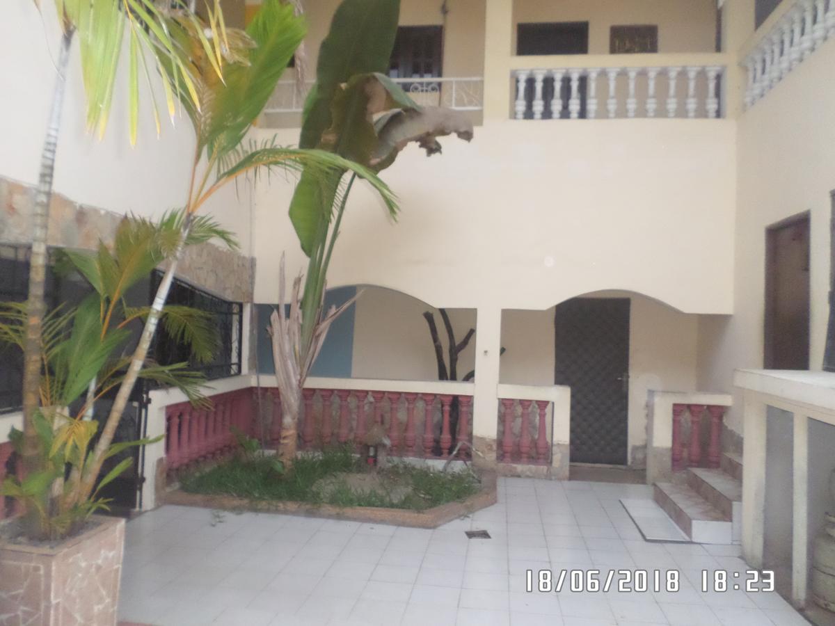 Hotel Residence Seven 7 Abidjan Exterior foto